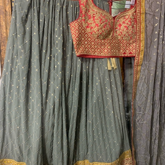 Beautiful lengha brand new - Picture 4 of 6